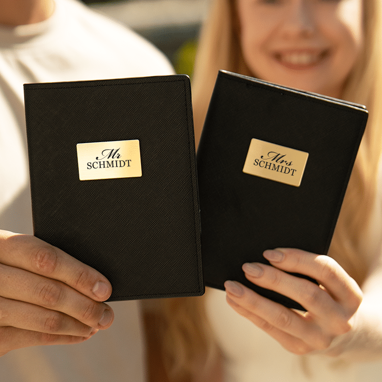 Mr- und Mrs-Passhüllen mit Namen
