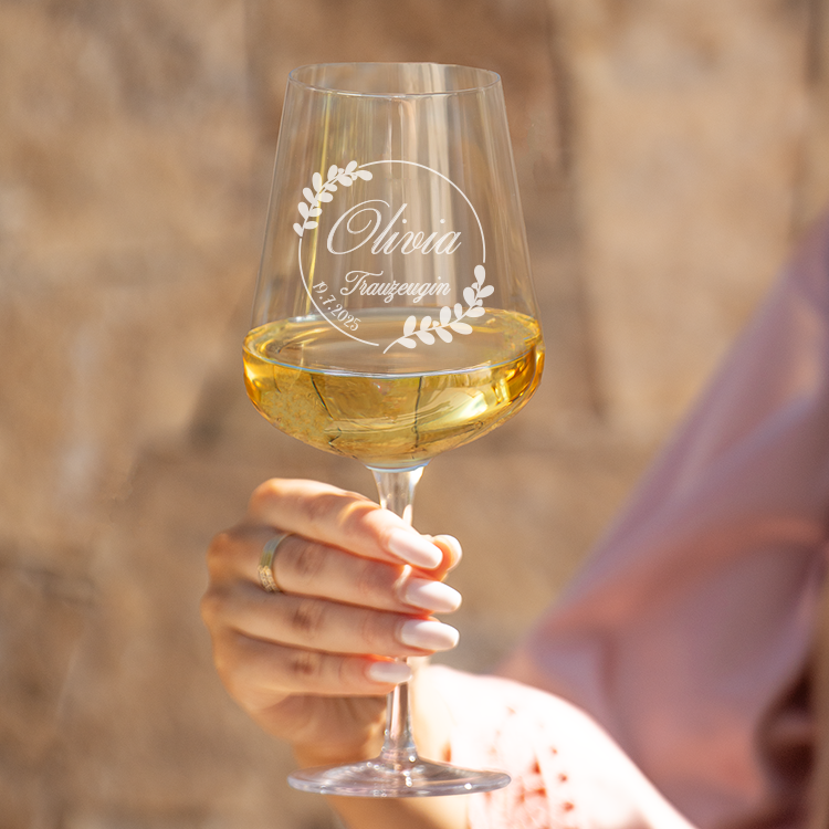 Weißweinglas mit Gravur, Geschenk für die Trauzeugin