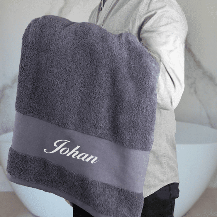 High-End Badetuch mit Namen, 100 x 150 cm, grau