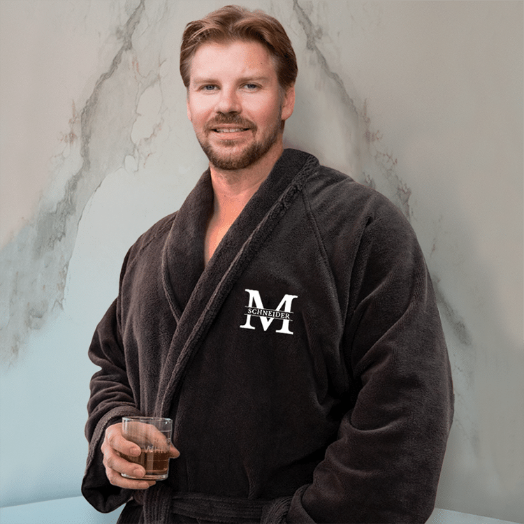 Hochwertiger, personalisierter Bademantel mit Monogramm