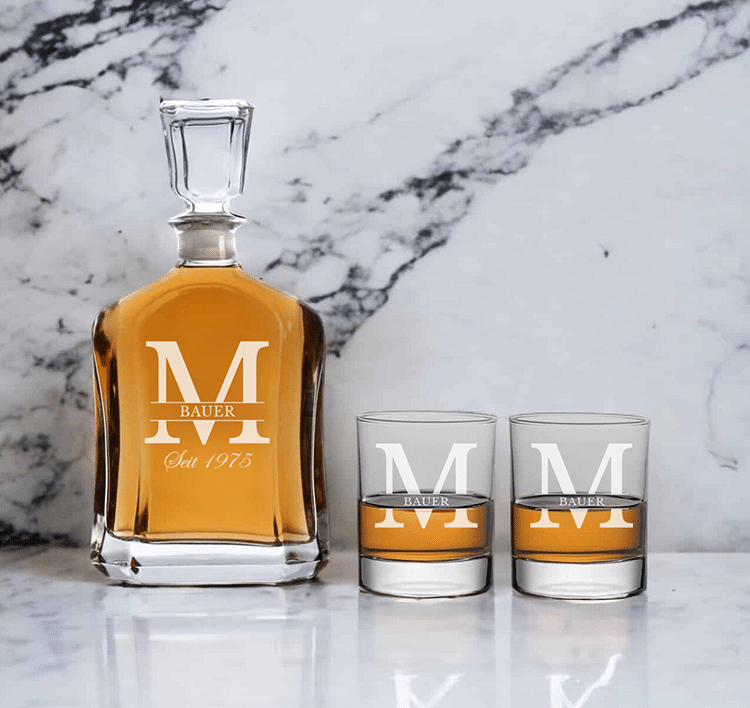 Whiskykaraffe und Glaser sind ein schönes Geschenk zum 70. Geburtstag.