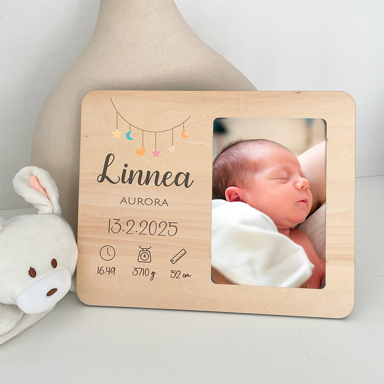 Wunderschöne personalisierte Geburtsdaten-Tafel als Babygeschenk