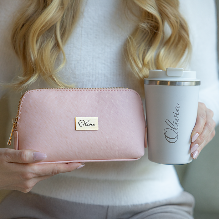 Geschenkset mit Kosmetiktasche und Thermobecher