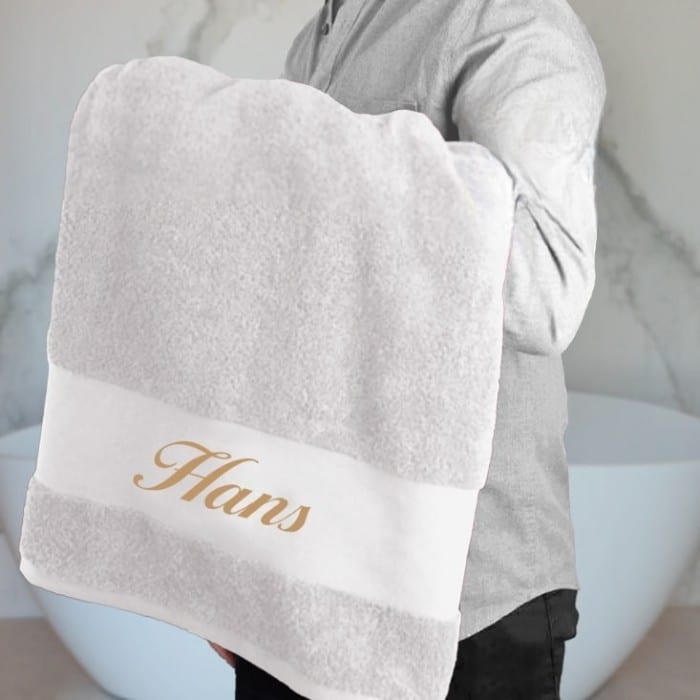 High-End Badetuch mit Namen, 100 x 150 cm, weiß