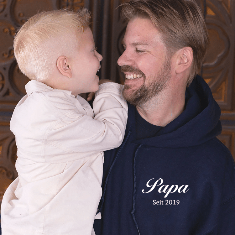 Hoodie mit Stickerei