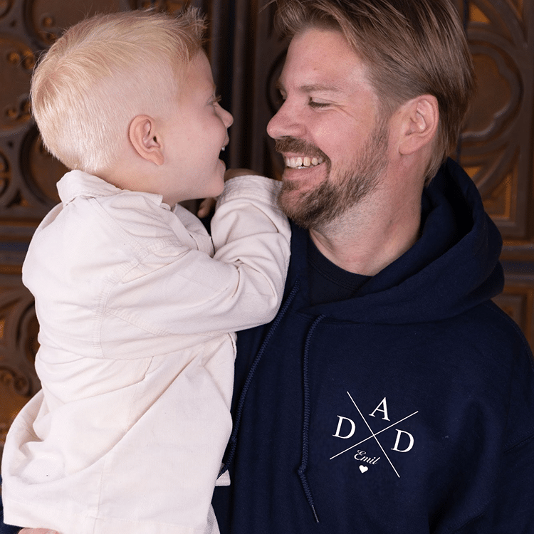 Hoodie mit Stickerei