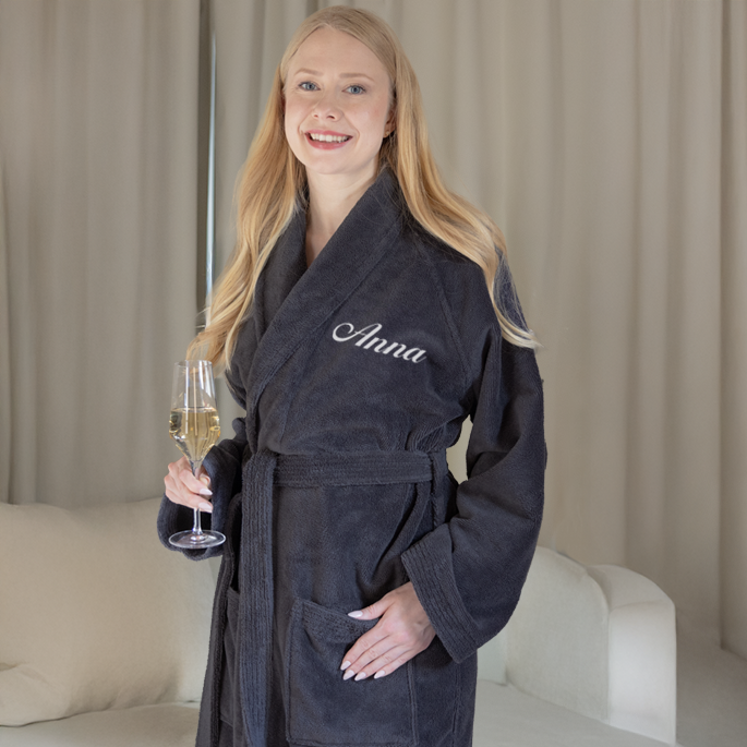 High-End Bademantel mit Namen, grau