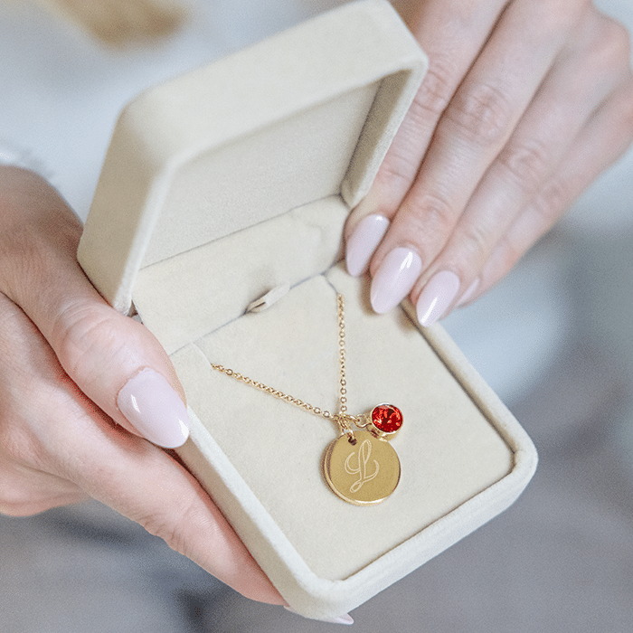 Schmuck mit Gravur, Rot