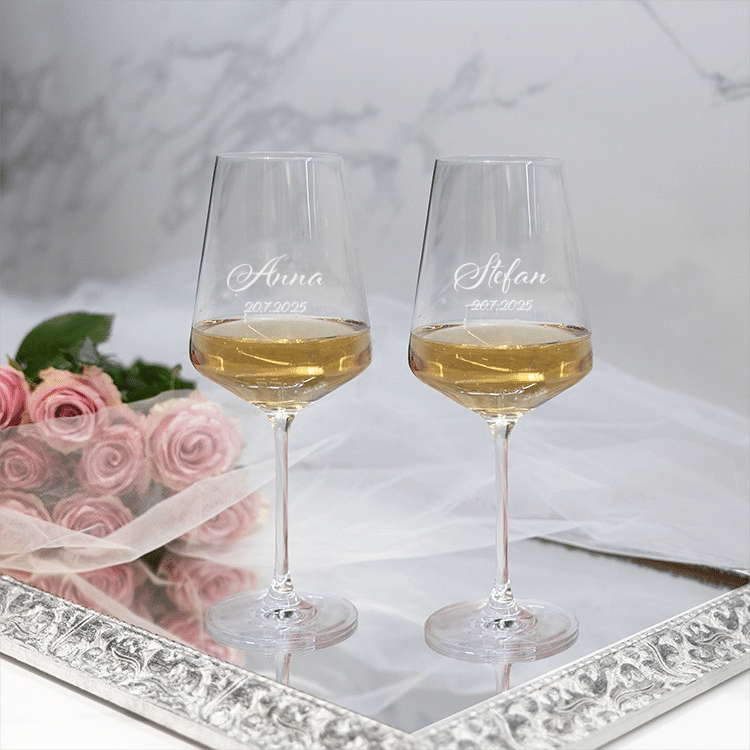 Weißweingläser mit Gravur,Ein elegantes Geschenk für ein Paar