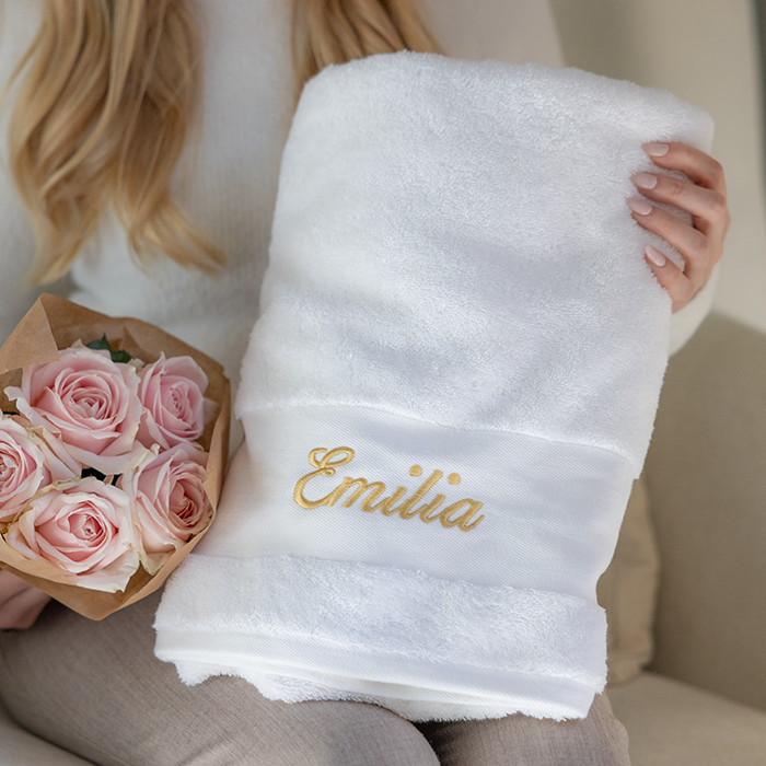 High-End Badetuch mit Namen, 100 x 150 cm, weiß