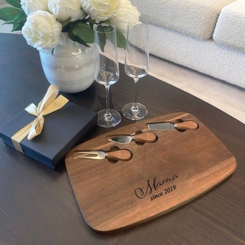 Servierbrett und Käsemesser mit Gravur, Mama – Bild 2