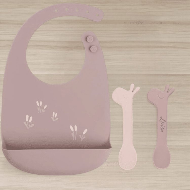 Done by Deer personalisiertes Löffelset und Lätzchen, Geschenk für Babys