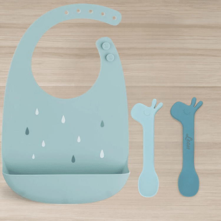 Done by Deer personalisiertes Löffelset und Lätzchen, Geschenk für Babys