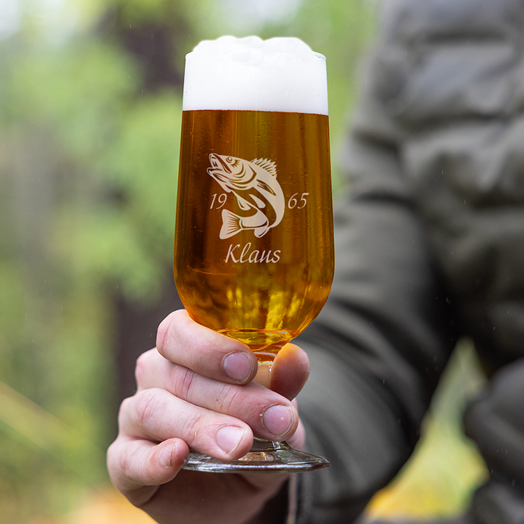 Bierglas mit Gravur, Angeln