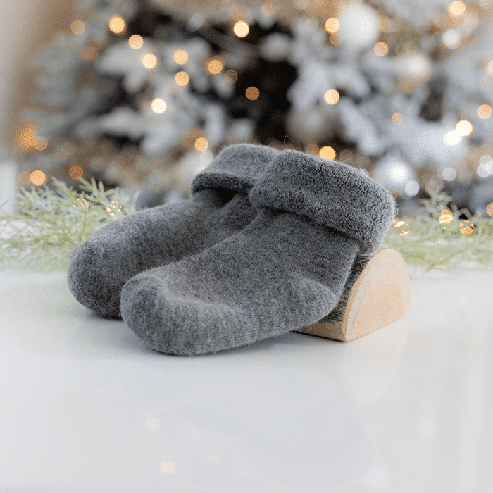 Kinder-Kuksa aus Maserknolle und Merinosocken – Geschenkset – Bild 3