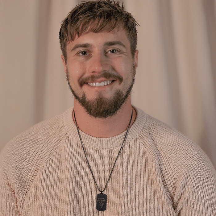 Herren-halskette mit Gravur, Babyfüßchen – Bild 5